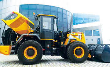 贊！CLG848H-4F輪式裝載機順利通過自治區(qū)工信廳驗收