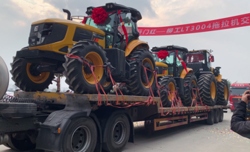 開門紅！柳工重型拖拉機(jī)批量發(fā)運(yùn)