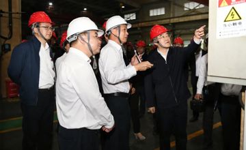 張慶偉率全國(guó)人大常委會(huì)執(zhí)法檢查組到柳工開(kāi)展特種設(shè)備安全法執(zhí)法檢查