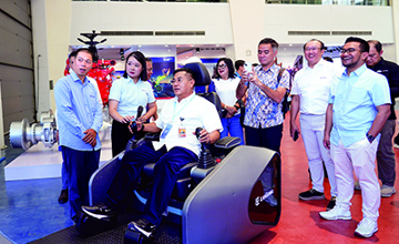 印尼職教代表團(tuán)探訪(fǎng)柳工