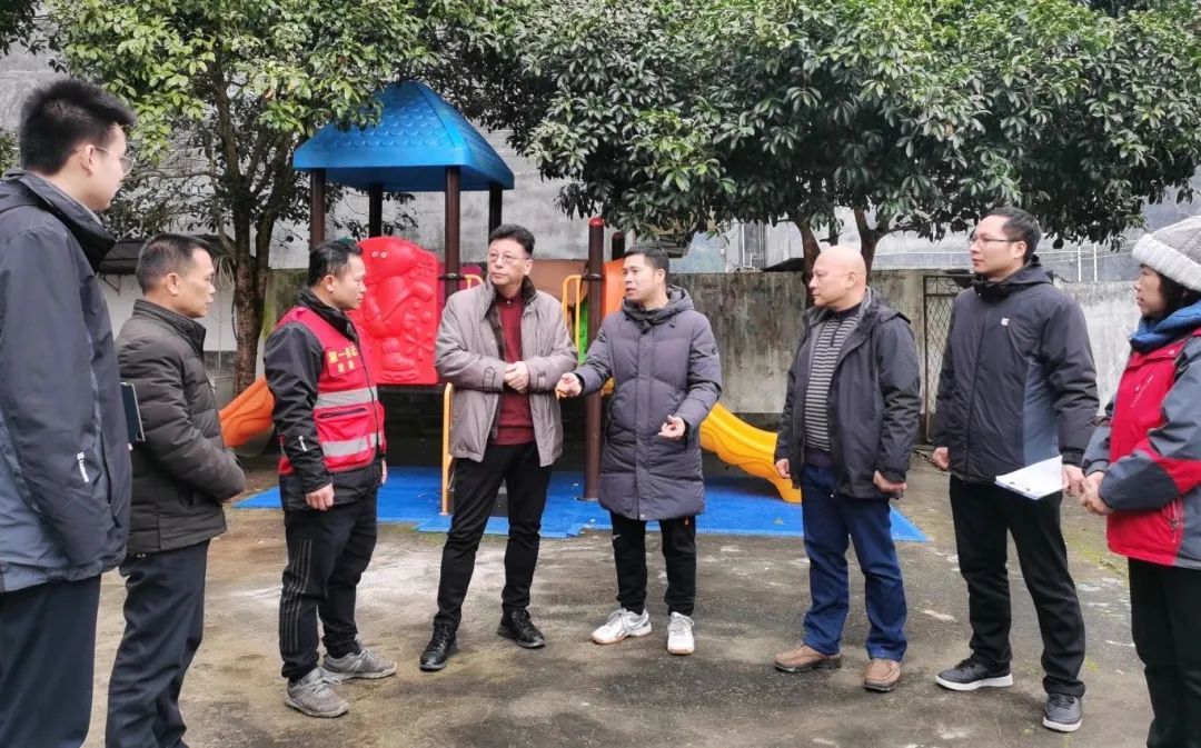走訪慰問(wèn)暖人心 情系鄉(xiāng)村促振興