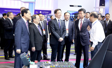 創(chuàng)新升級(jí) 加快智能制造產(chǎn)業(yè)發(fā)展 柳工亮相第15屆中國—東盟博覽會(huì)