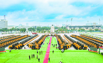 助力加納基建  加納總統(tǒng)出席柳工千臺設備交付儀式