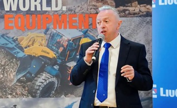 柳工霍華德榮獲2025年度廣西“金繡球友誼獎”