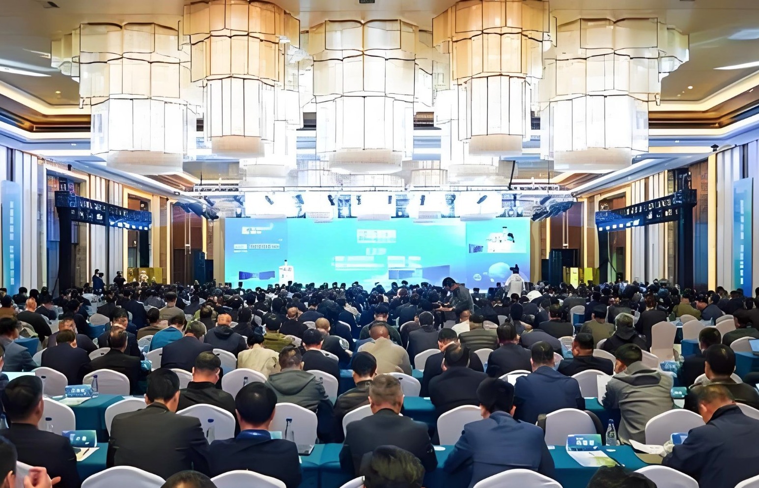 2025年柳工全球供應商大會順利舉行