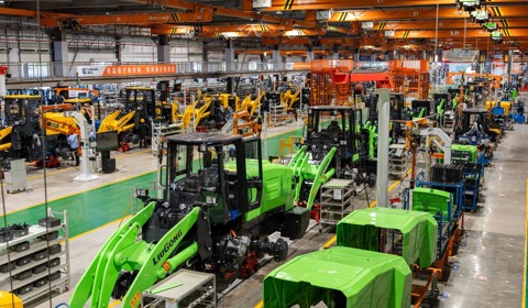 柳工裝載機(jī)智能工廠(chǎng)獲評(píng)2025年度國(guó)家級(jí)綠色工廠(chǎng)